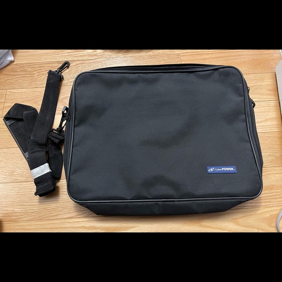 Three brand new laptop carrying case with shoulder strap - Picture 8 of 10